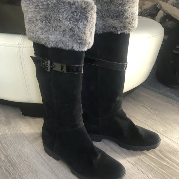 Waterproof Aquatalia Women's Black Suede Waterproof Whitney Boots With Fur Trim. - Picture 5 of 10